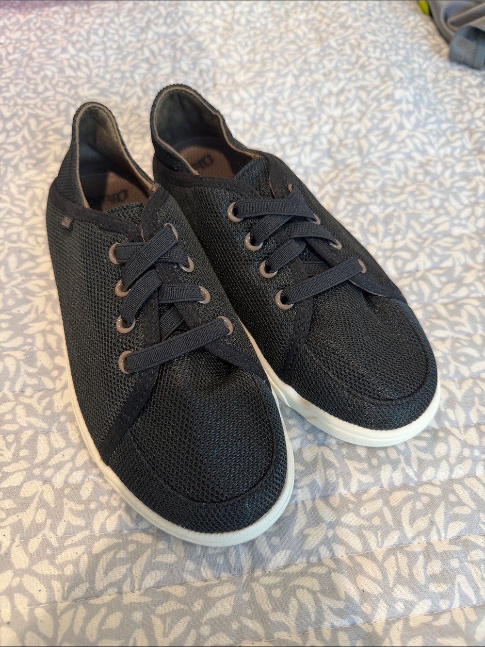 OluKai Kids Black Mesh Lace-Up Sneakers